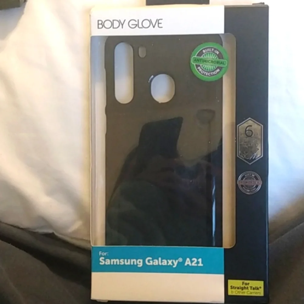 Phone case - Picture 1 of 3